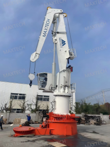 Electric & Hydraulic Foldable Boom: Ship Deck Crane with 30T @ 5m and 20T @ 15m Lifting Specifications