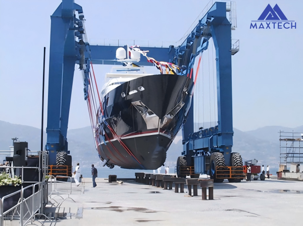 MAXTECH Boat Lifting Cranes: The Versatile Experts in Marine Operations