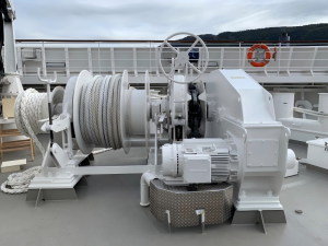 marine-anchor-windlass-winch2