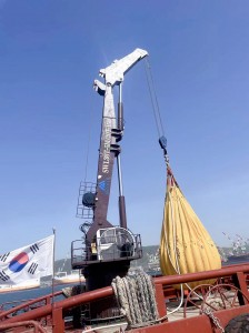 Foldable Knuckle  Boom Cranes for the Marine, Offshore or Wind Industry,with KR, BV,CCS Class Certificate